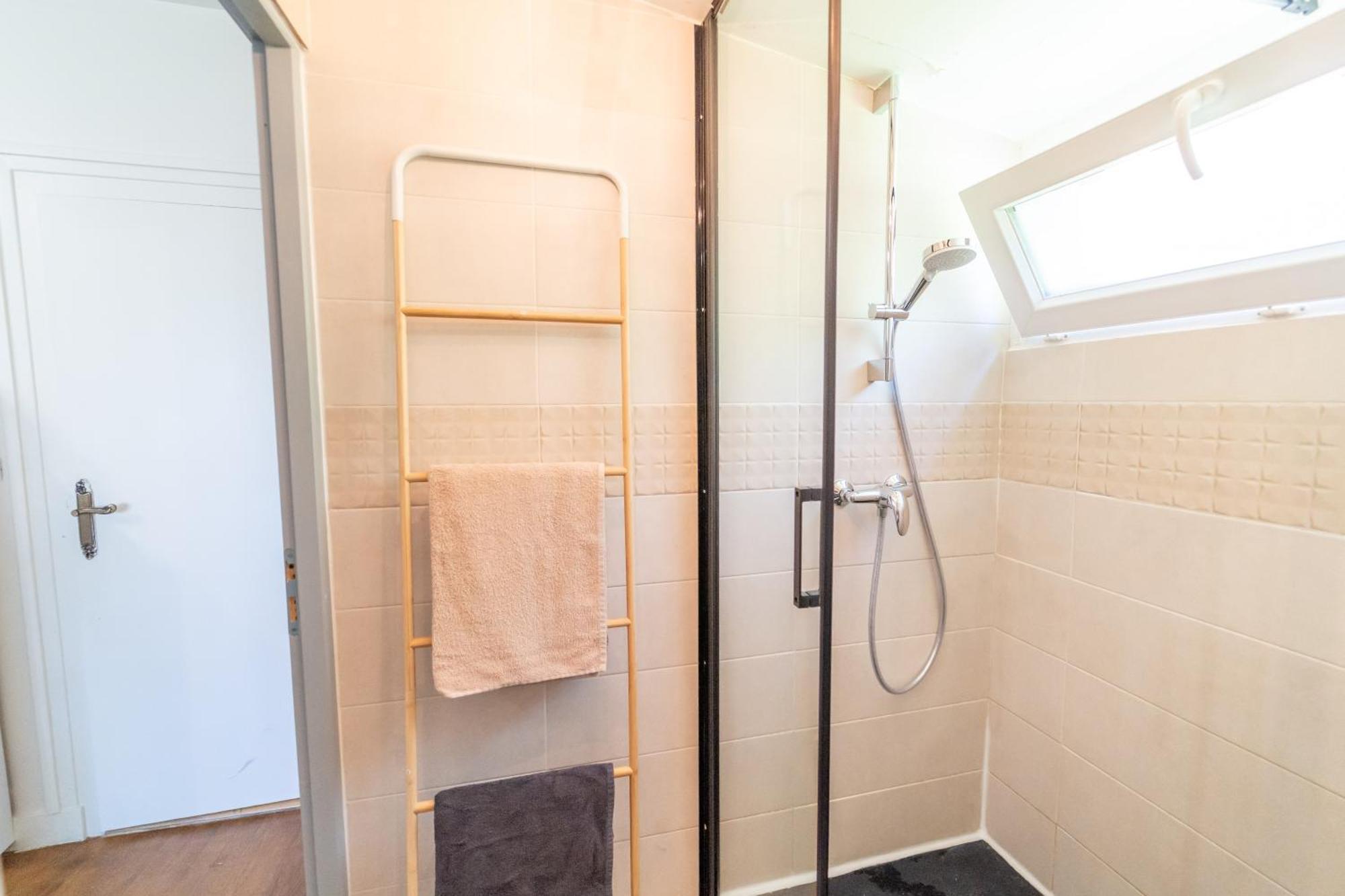 Appart 4 Chambres Parking Voitures Velos 10Min Blois Exterior foto