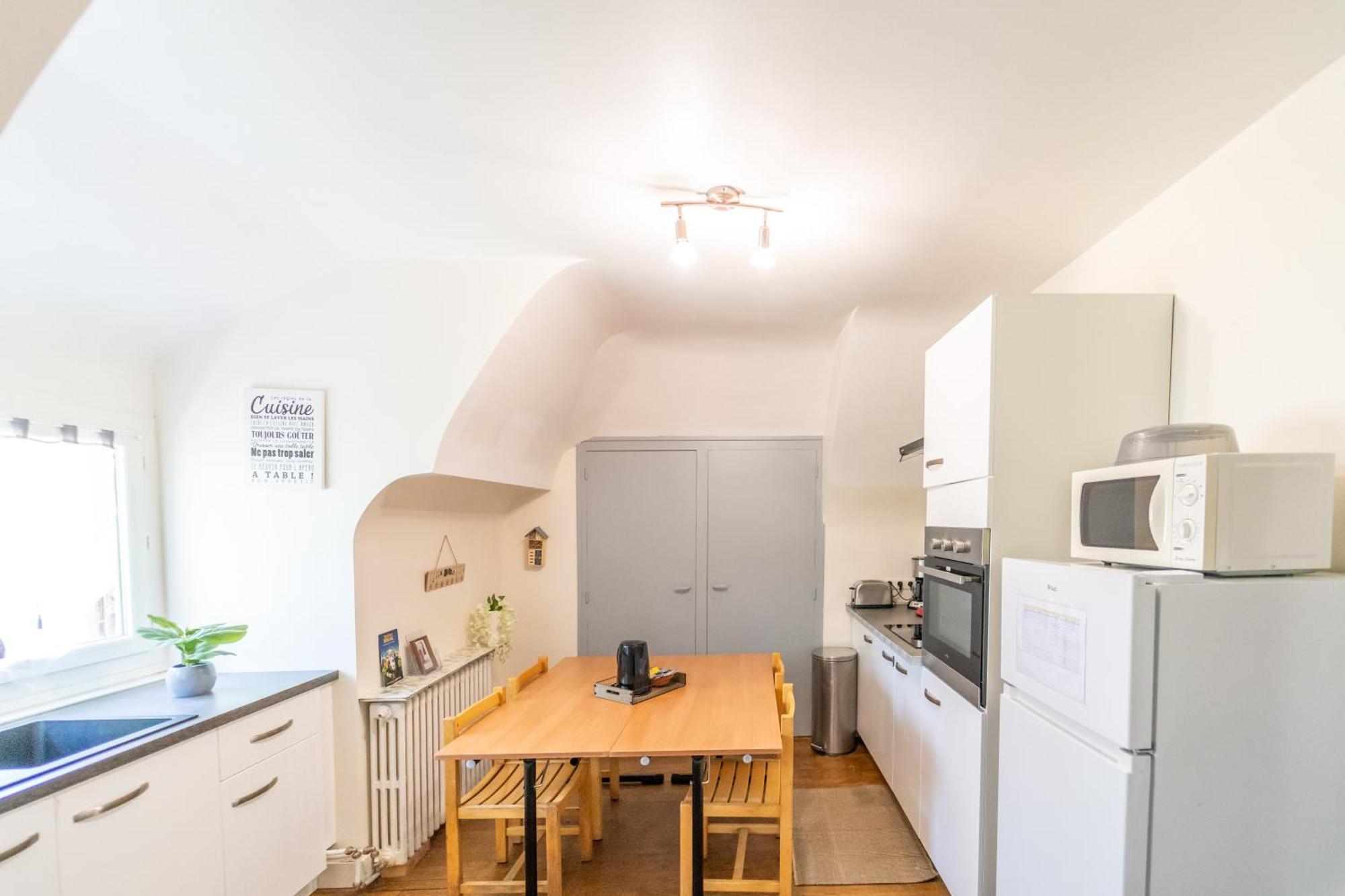 Appart 4 Chambres Parking Voitures Velos 10Min Blois Exterior foto