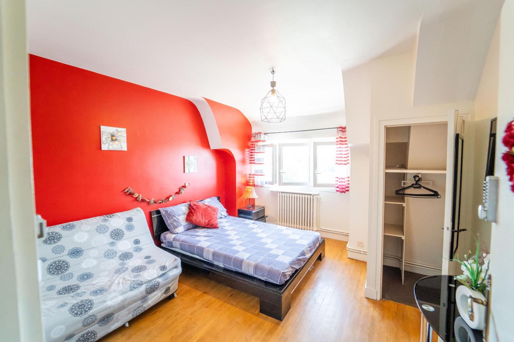 Appart 4 Chambres Parking Voitures Velos 10Min Blois Exterior foto
